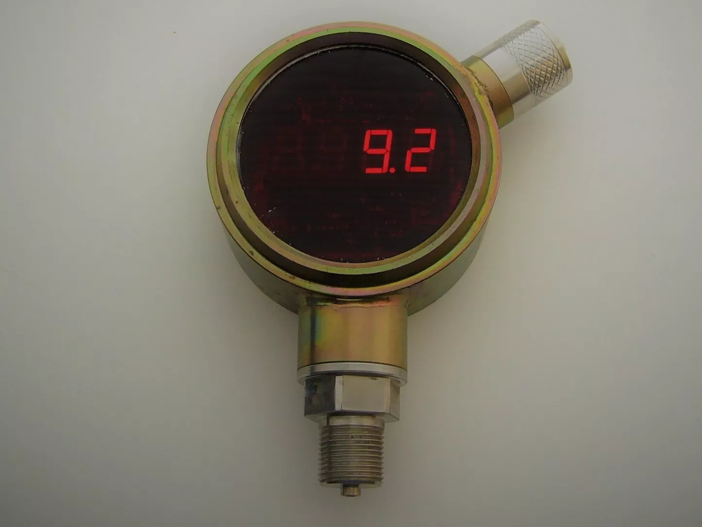 Манометр-термометр устьевой с индикатором