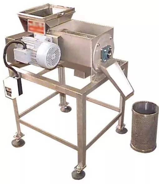Протирочная машина для отделения косточек от плодов  100 – 200 кг/час