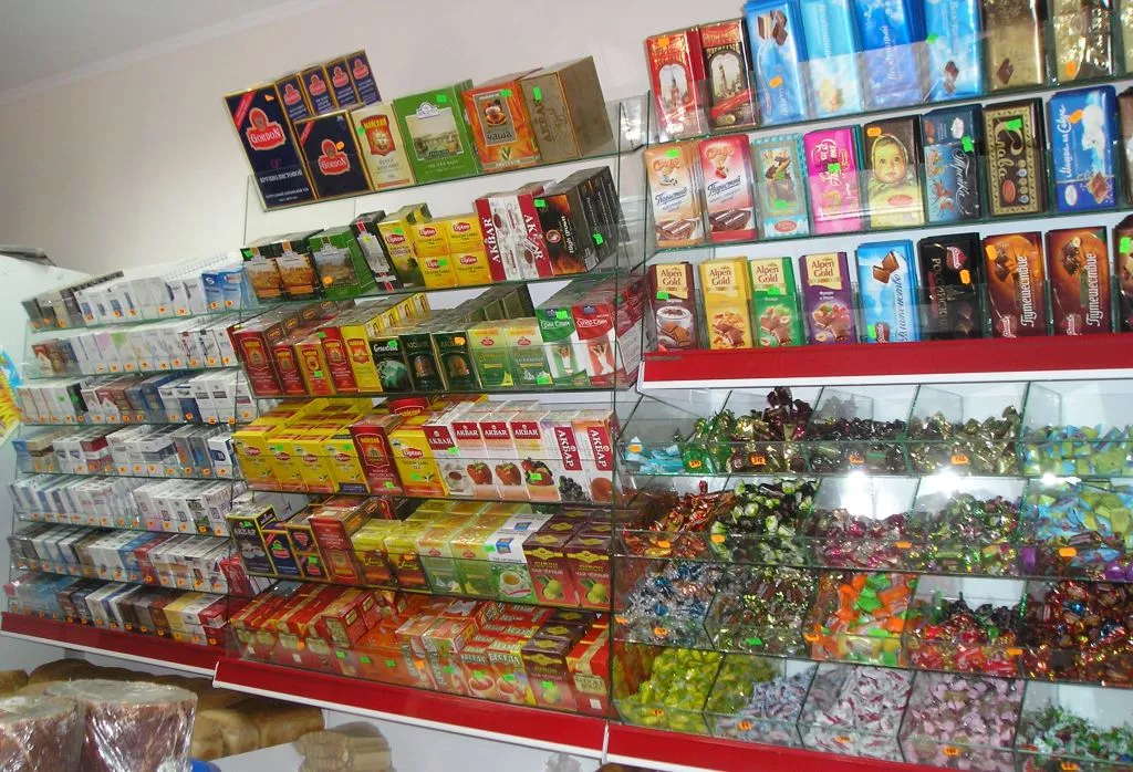 Стеклянные витрины для конфет, сигарет, чая и шоколадок в Краснодаре