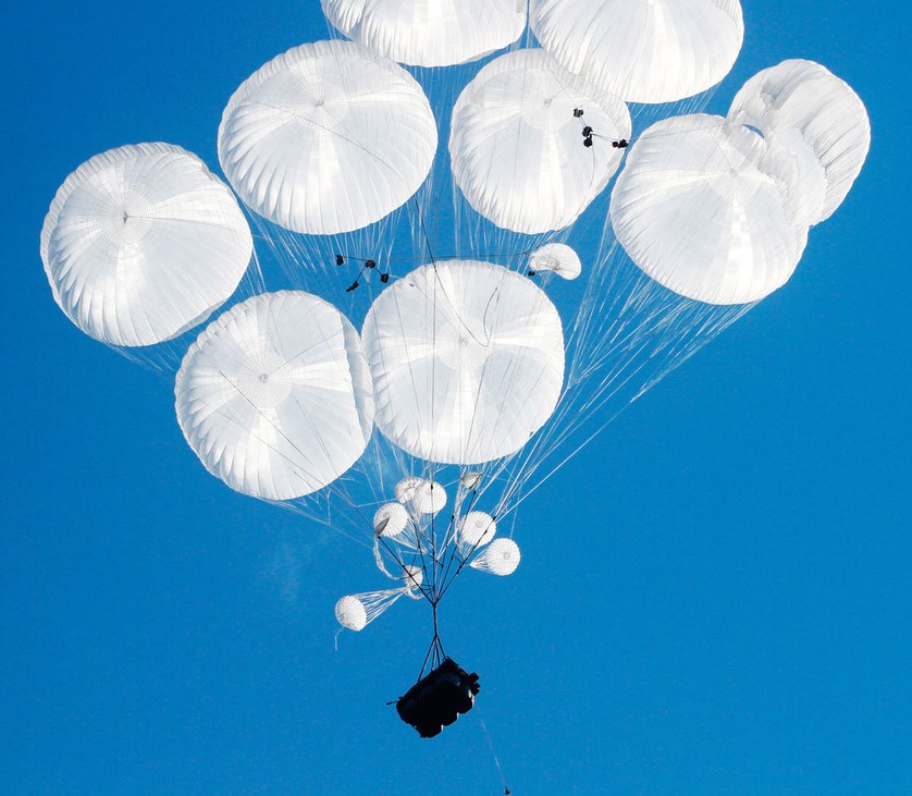 В России будут разрабатывать новые парашютные платформы