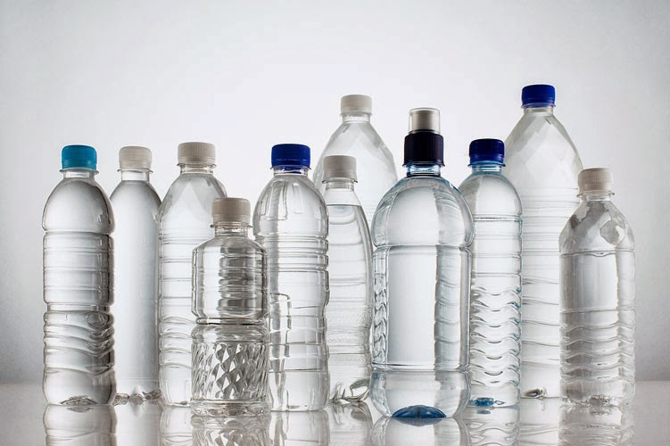 Роскачество выявило несоответствие указанных компонентов бутилированной воды в составе