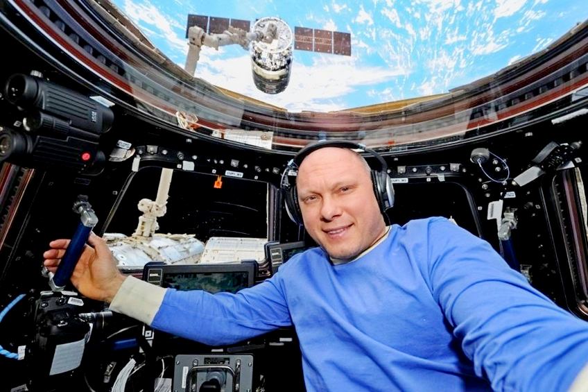 Космонавт Артемьев, рассказал сколько получают члены экипажа МКС