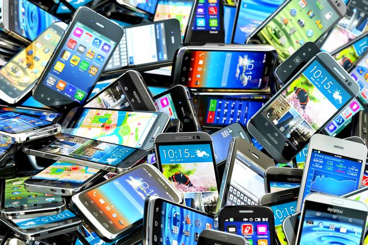 Эксперт Роскачества рассказал, что делать со старыми смартфонами