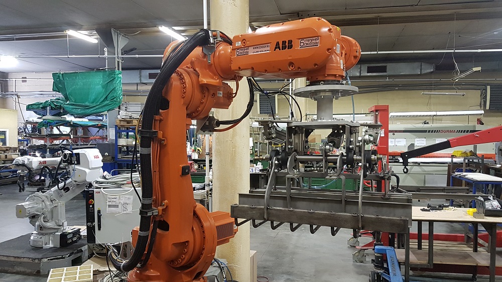 Промышленный робот - палетизатор