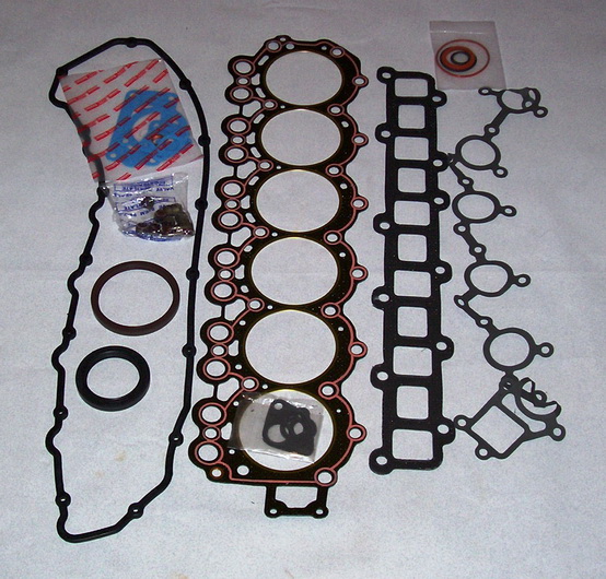 Комплект прокладок на двигатель Nissan