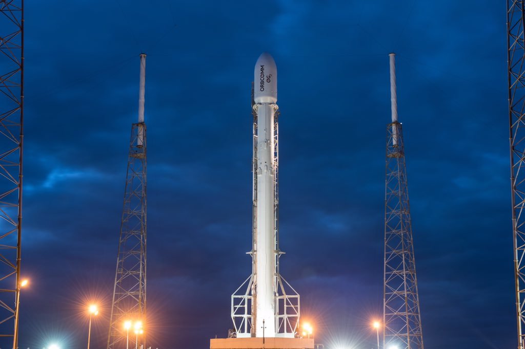 SpaceX отложила запуск новой ракеты Falcon 9