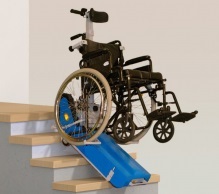 Новосибирские инженеры разработали гусеничный подъемник для инвалидных колясок