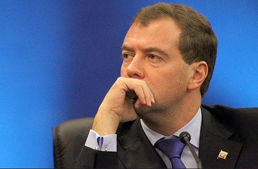 Медведев подписал стратегию научно-технического развития АПК