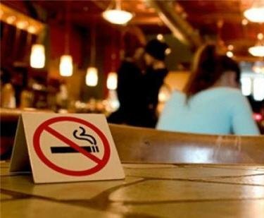 Запрет на курение уронил доходы общепита