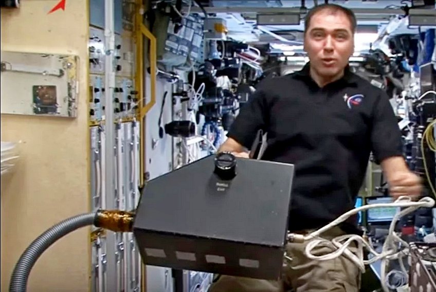В России разработают пылесос-рюкзак для космонавтов