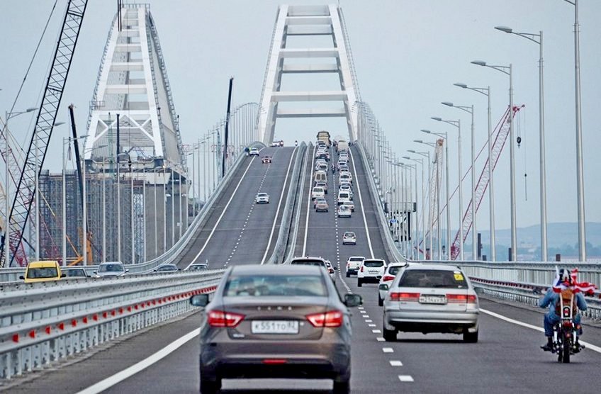 На Крымском мосту установлен новый рекорд интенсивности движения