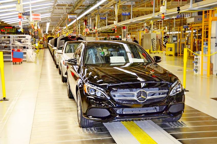 Российский завод Mercedes-Benz выпустил первые серийные автомобили