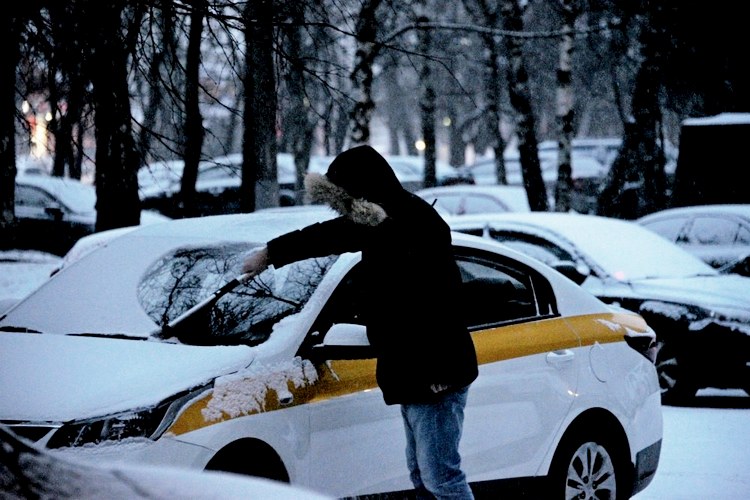 Автоэксперт рассказал, что нельзя делать с машиной зимой