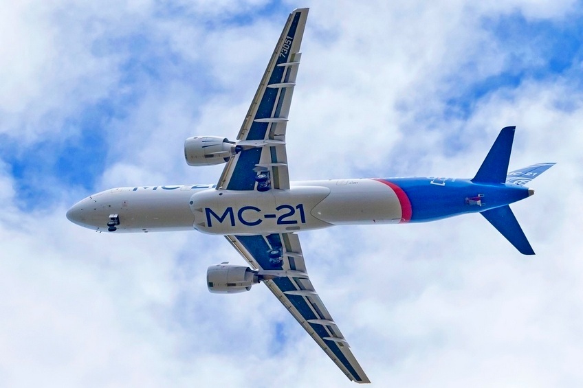 Мантуров сообщил о завершении испытаний нового композитного крыла для МС-21