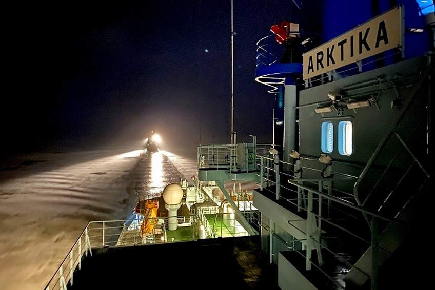 Атомный ледокол «Арктика» обеспечил первую проводку по Севморпути