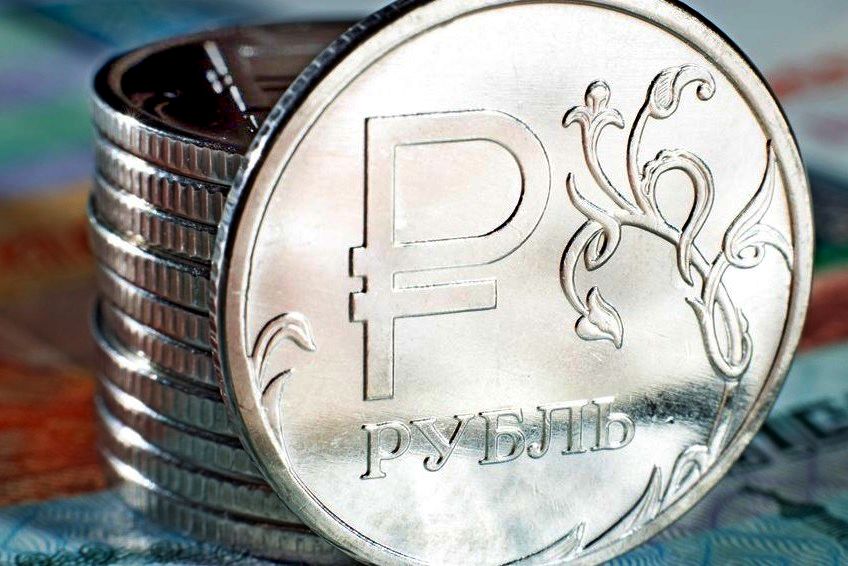Рубль вошел в тройку самых недооцененных валют
