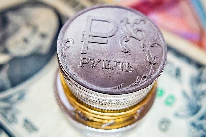 Россия рекордными темпами сокращает расчеты в долларах