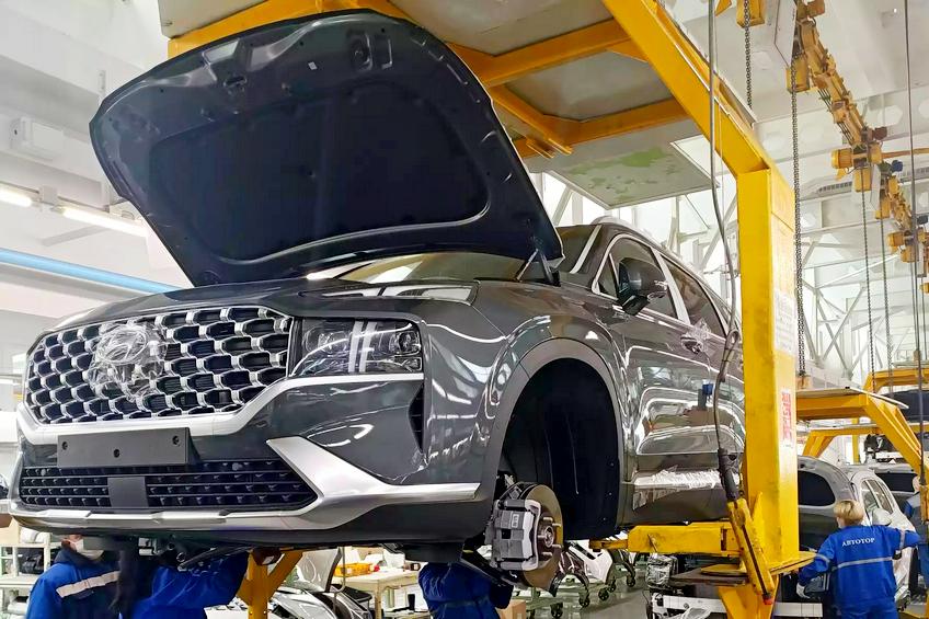 В Калининграде начато производство нового поколения кроссовера Hyundai Santa Fe