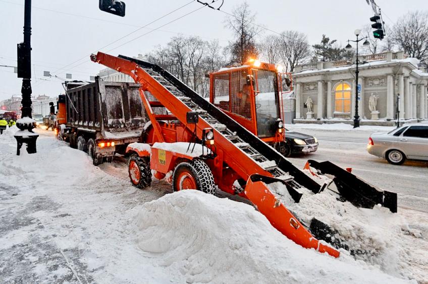 Власти Петербурга могут закупить дополнительную снегоуборочную технику
