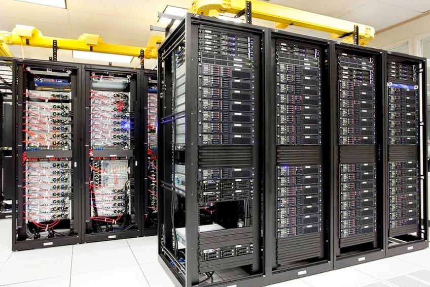 «Росэлектроника» наращивает производство электронных модулей для серверов и СХД
