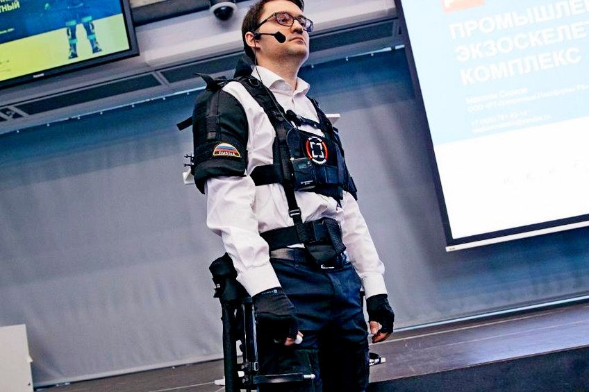 В России создали экзоскелет, позволяющий "сидеть" стоя